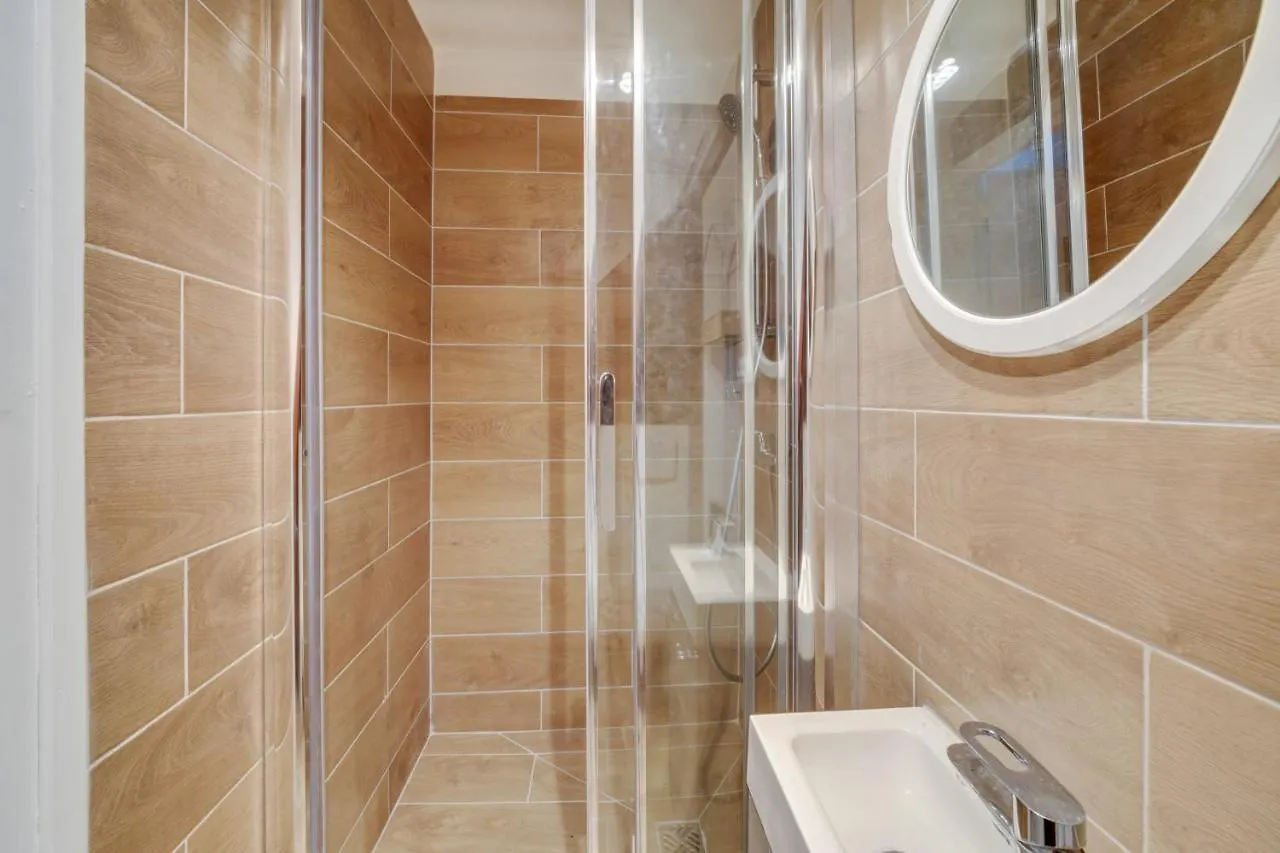 Loft In Heart Of Paris Moulin Rouge Apartment